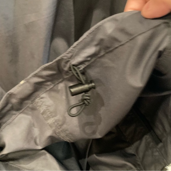 MEC Sz L Super Light Weight Outdoor Hiking Layering Rain Windbreaker Reflectors - Picture 10 of 15